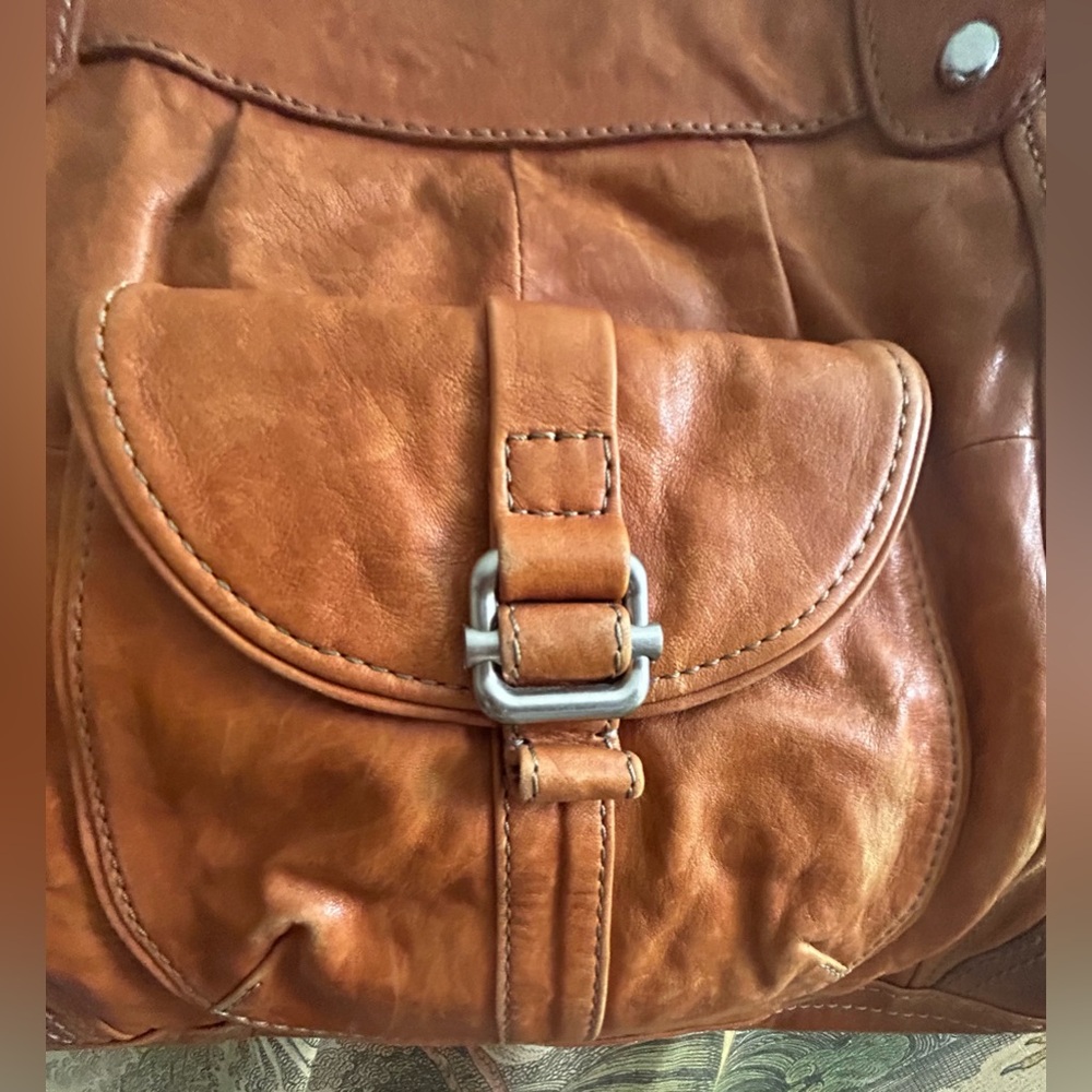 * Fossil Distressed Leather Large Shoulder Bag Key Charm *
